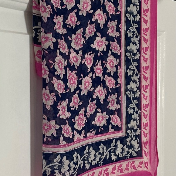 Talbots Floral Neckerchief - Picture 11 of 11